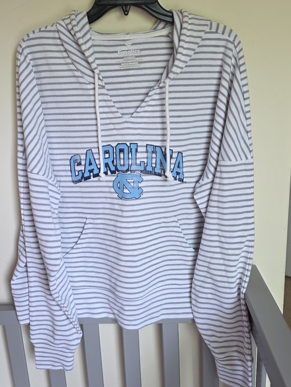 Fanatics Striped Carolina Womens Notched Hooded Sweatshirt White & Gray Size XL